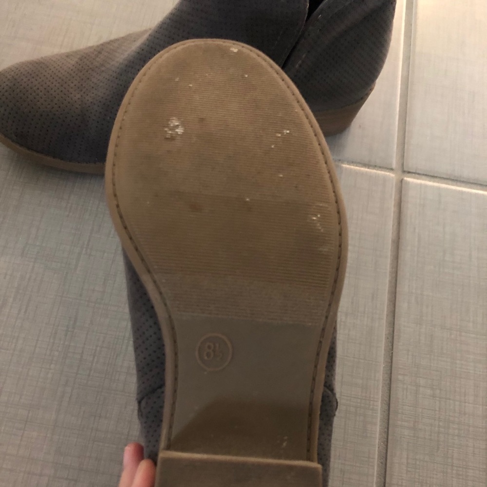 Universal Thread gray Booties - Picture 2 of 4